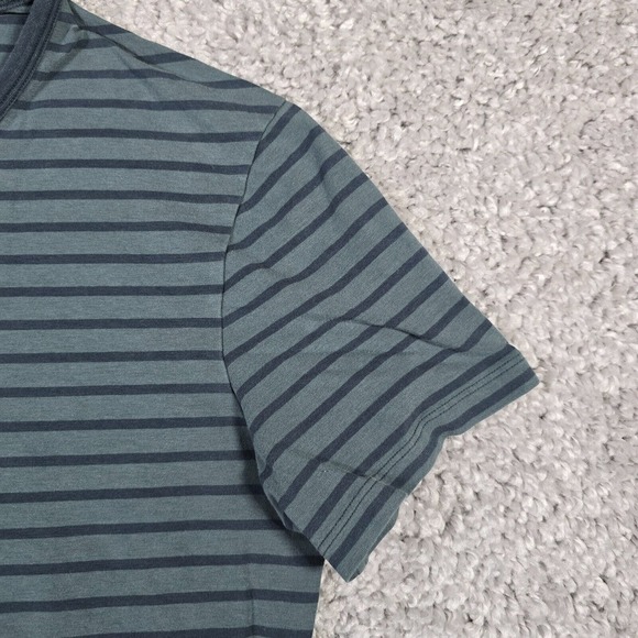 Lululemon Shirt Mens Small Green Striped Short Sleeve Pullover Stretch Active - Picture 3 of 8